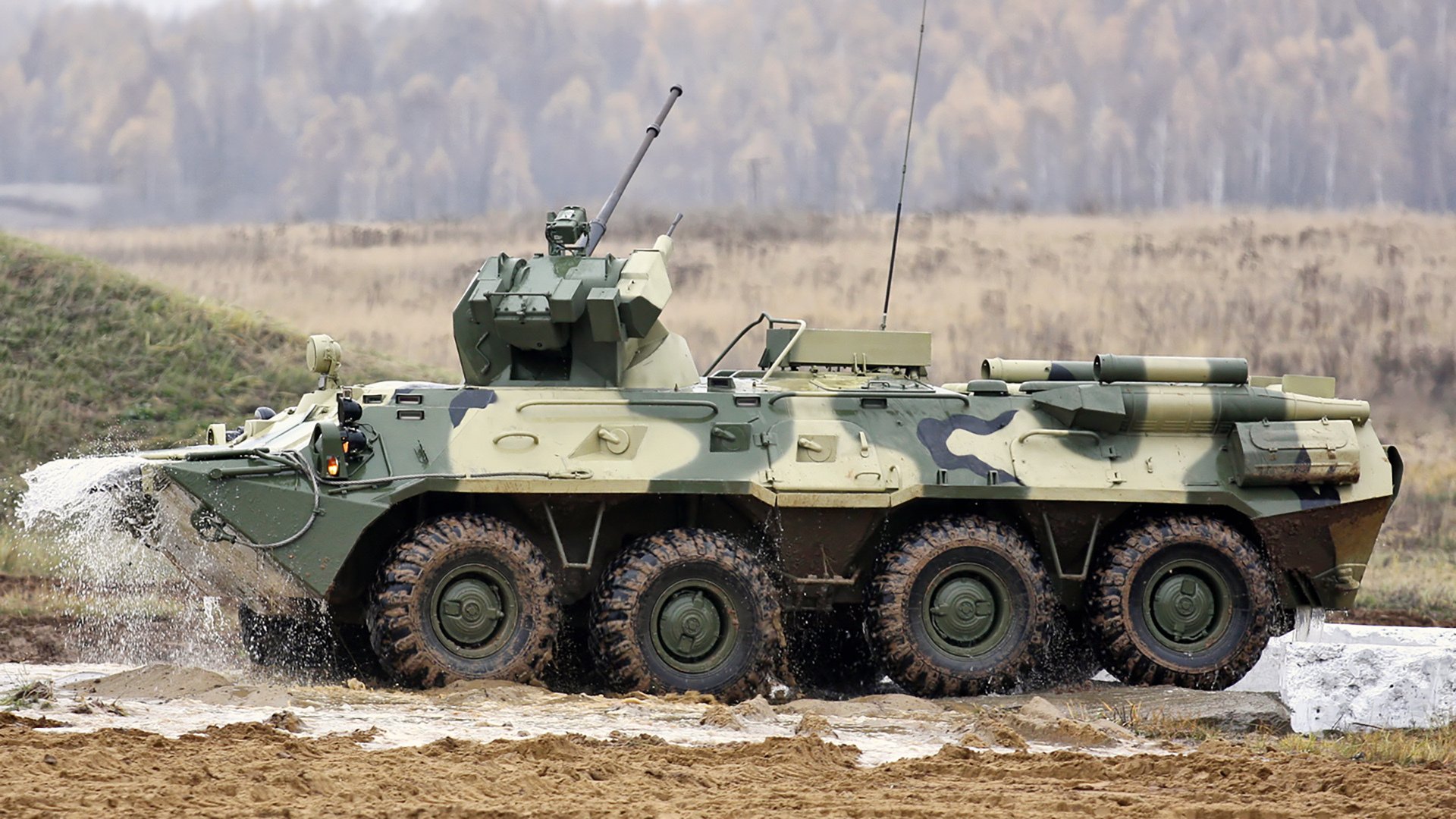 “成都滑轮赛场，年轻选手挑战历史，激烈角逐进行时”