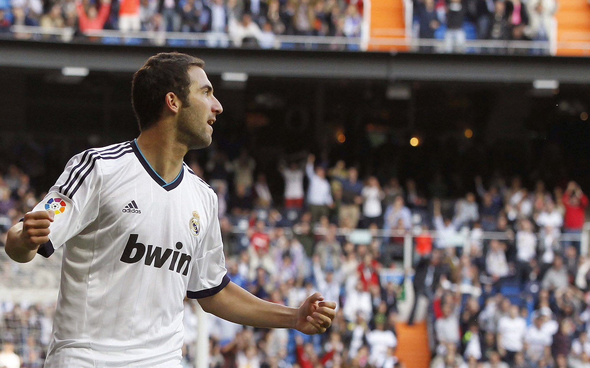 德甲:奥格斯堡1-0击败柏林赫塔,决定胜负的点球命中,奥格斯堡对赫塔