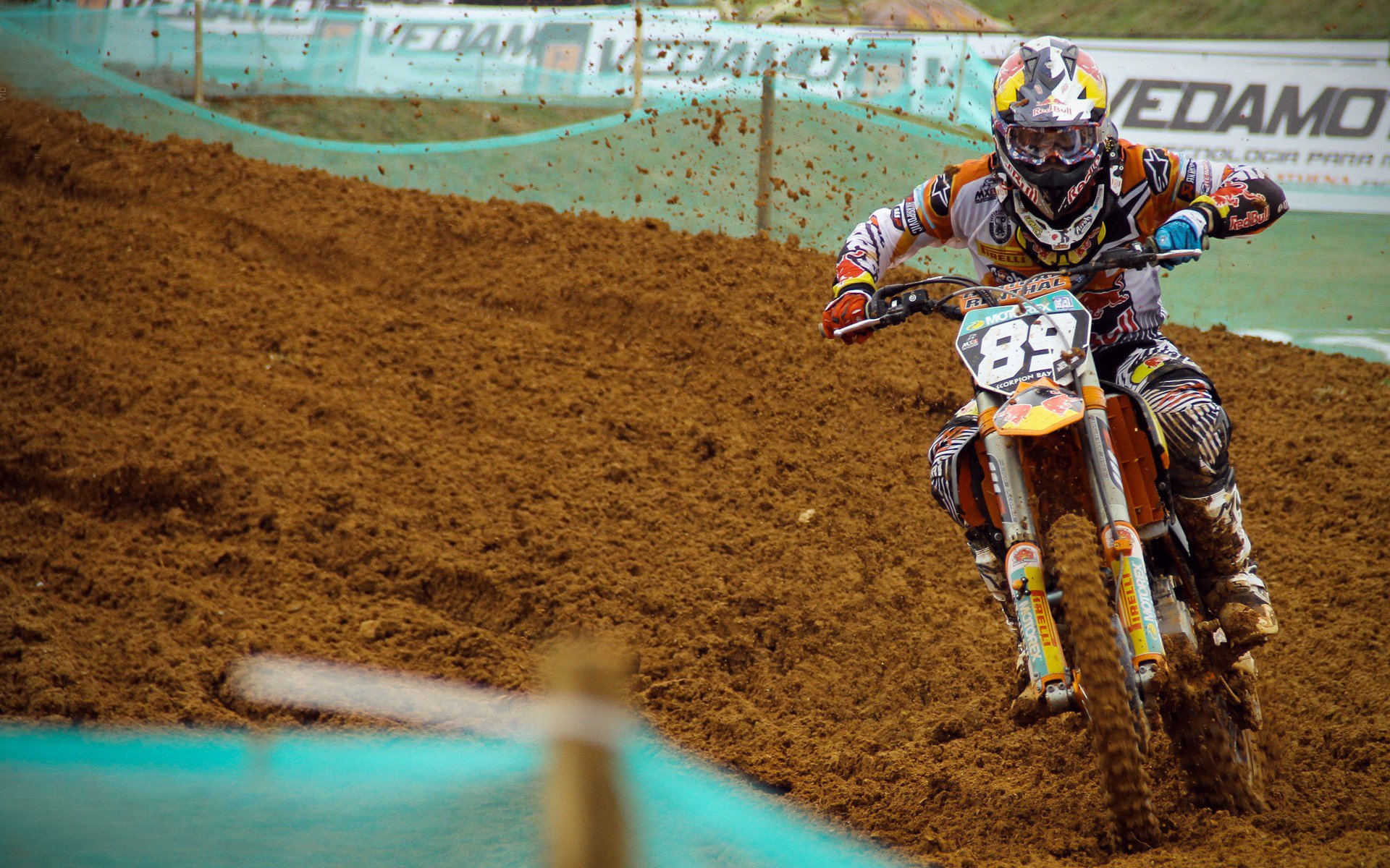 开云体育入口-西甲多场比赛激烈进行，马德里双雄再次失分，2021西甲13轮马德里德比